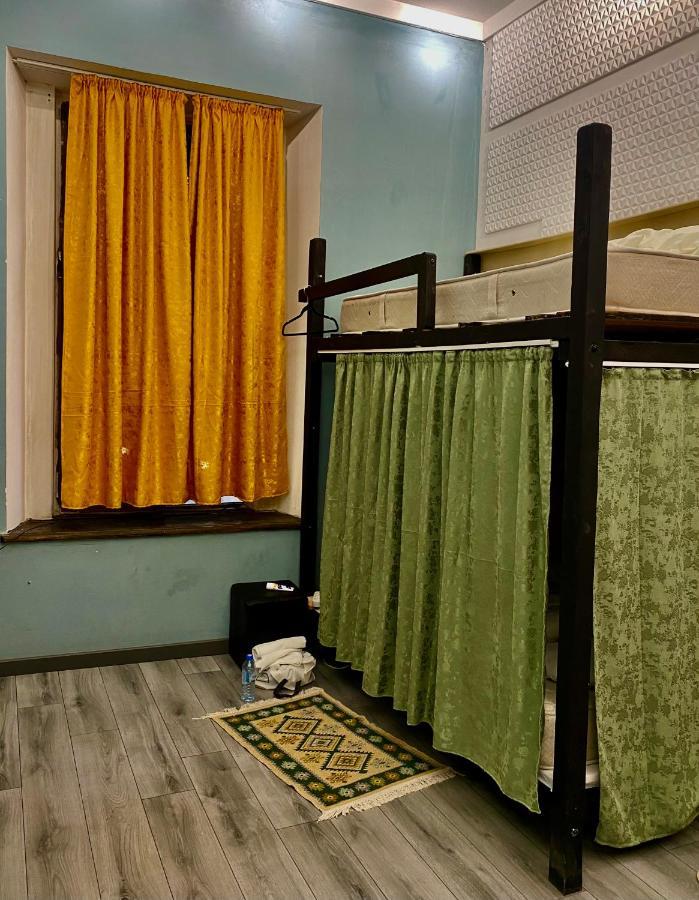 Communication Hostel Batumi Exteriör bild